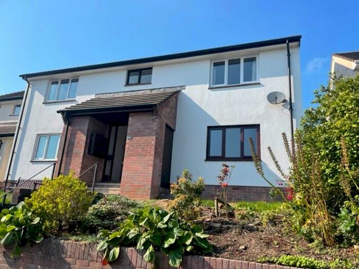 1 Bedroom Flat To Rent In Holwill Drive, Great Torrington, Devon, EX38