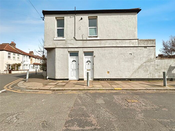 2 Bedroom Apartment For Sale In Trinity Road, Southend-on-Sea, Essex, SS2