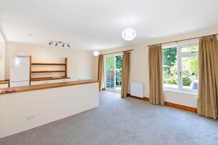 3 Bedroom Flat To Rent In L Carrick Knowe Drive, Edinburgh, EH12