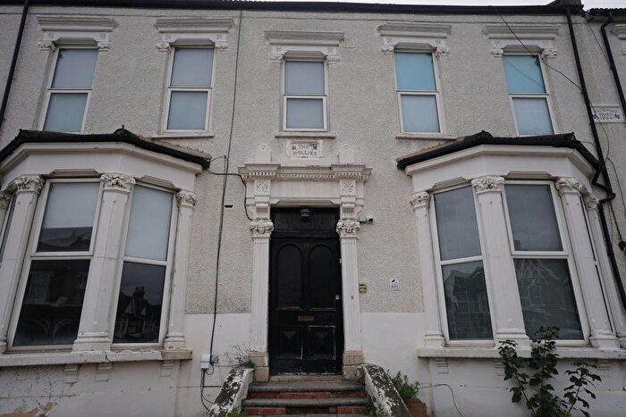 2 Bedroom Flat To Rent In Aldborough Road South, Seven Kings, Ilford, IG3