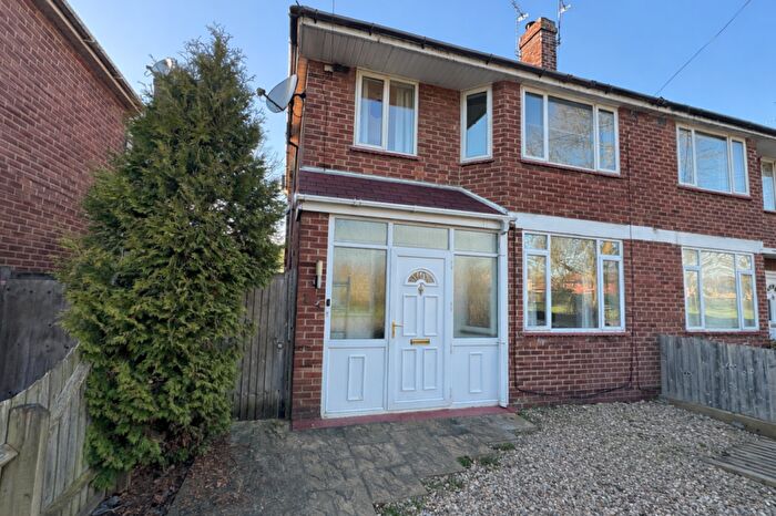 3 Bedroom Semi Detached House To Rent In Daventry Road, Banbury, Oxon, OX16