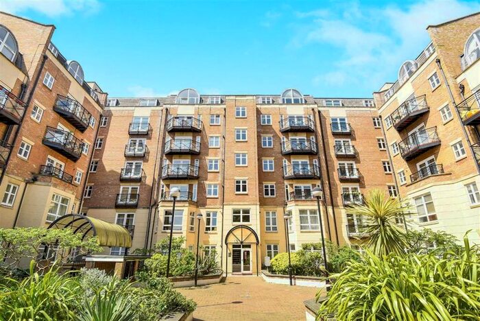 4 Bedroom Flat To Rent In Swan Street, London, SE1