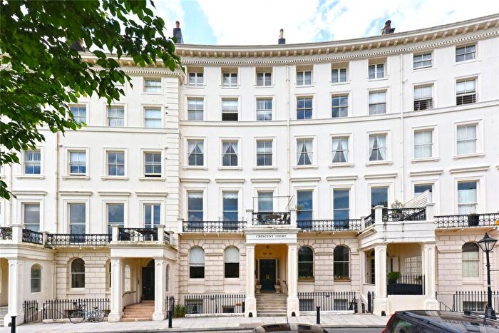 2 Bedroom Flat To Rent In Adelaide Crescent, Hove, BN3