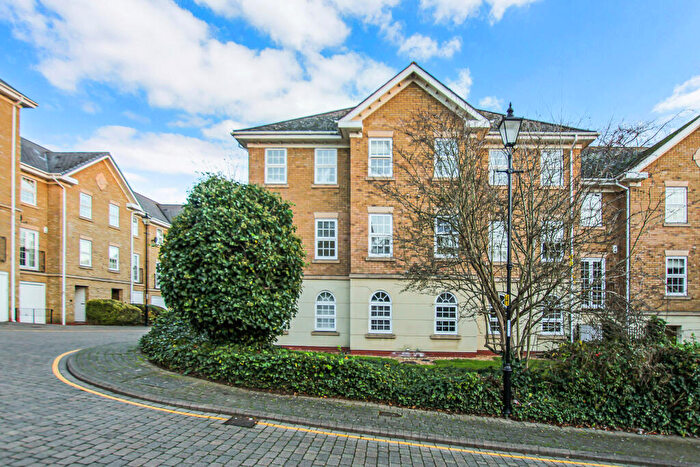 2 Bedroom Flat To Rent In Scholars Court, Northampton, NN1