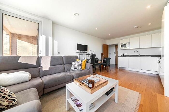 1 Bedroom Flat To Rent In West Court, Eltham, London, SE9