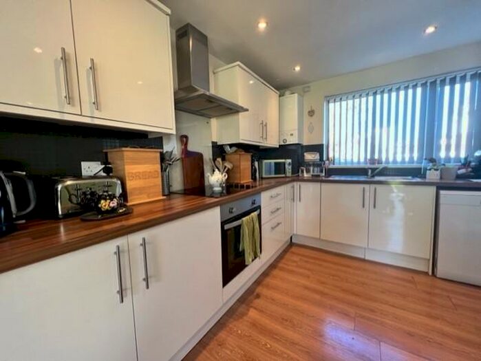 3 Bedroom Terraced House To Rent In Radnor Walk, Croydon, London, CR0