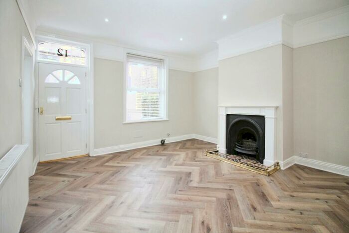 3 Bedroom End Of Terrace House To Rent In Zoar Street, Morley, Leeds, LS27