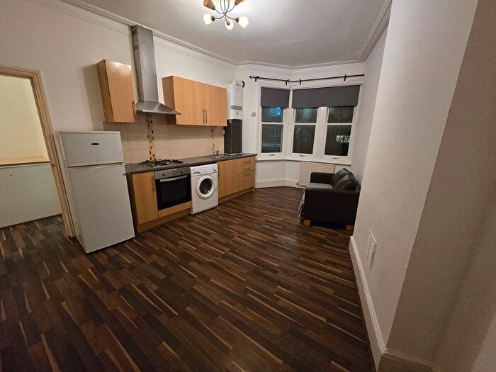 2 Bedroom Flat To Rent In East End Road, London, N2