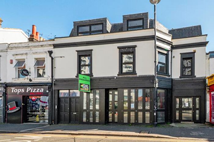 3 Bedroom Apartment For Sale In Queen Street, Maidenhead, SL6
