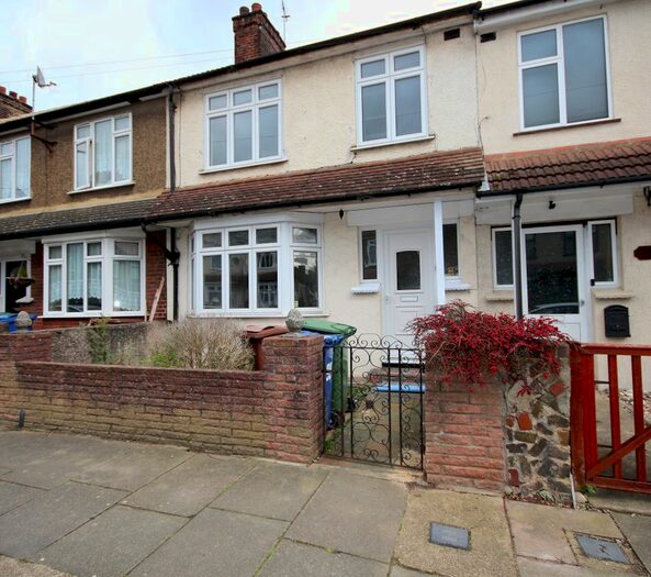 3 Bedroom Terraced House To Rent In Salisbury Road, Grays RM17