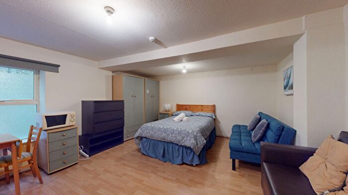 Studio To Rent In Chatsworth Road, Mapesbury, London, NW2