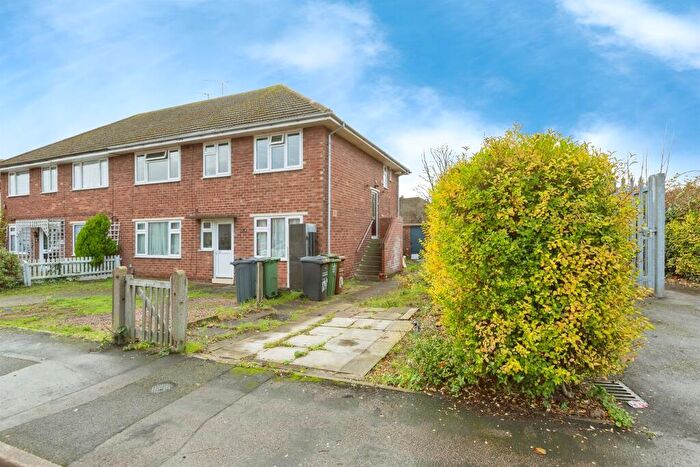 2 Bedroom Maisonette For Sale In Lambourne Road, Birstall, Leicester, LE4
