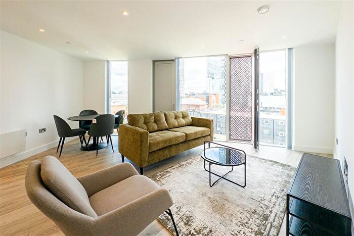 2 Bedroom Apartment To Rent In Thr, M15