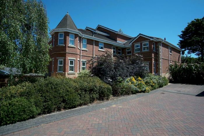 2 Bedroom Apartment To Rent In Barrowby View, Garforth, LS25