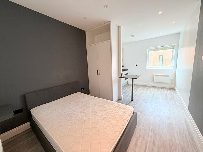 Studio To Rent In Colindale Av, London, NW9