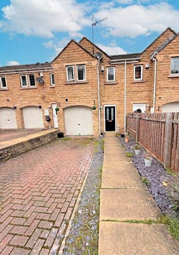 4 Bedroom Town House For Sale In Princeton Close, Pellon, HX2