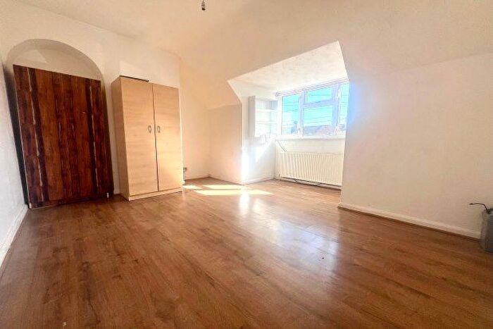3 Bedroom Property To Rent In Comyns Road, Dagenham, RM9