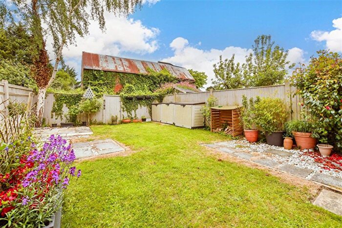 3 Bedroom Semi-detached House For Sale In Goudhurst Road, Staplehurst, Tonbridge, Kent, TN12