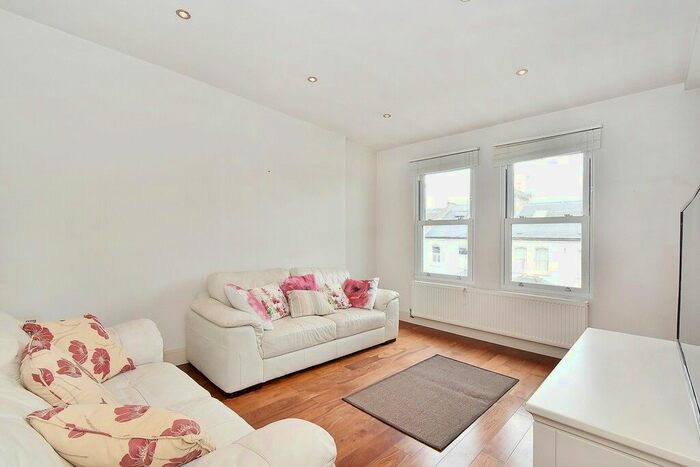 2 Bedroom Flat To Rent In Parkville Road, Fulham, SW6