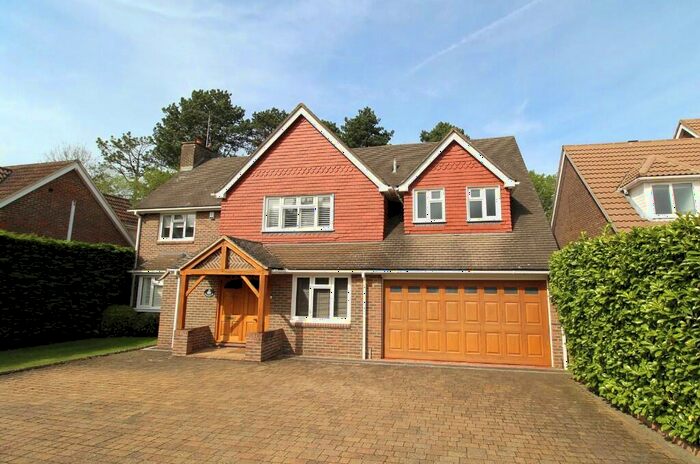 4 Bedroom Detached House To Rent In Longaford Way, Hutton, CM13