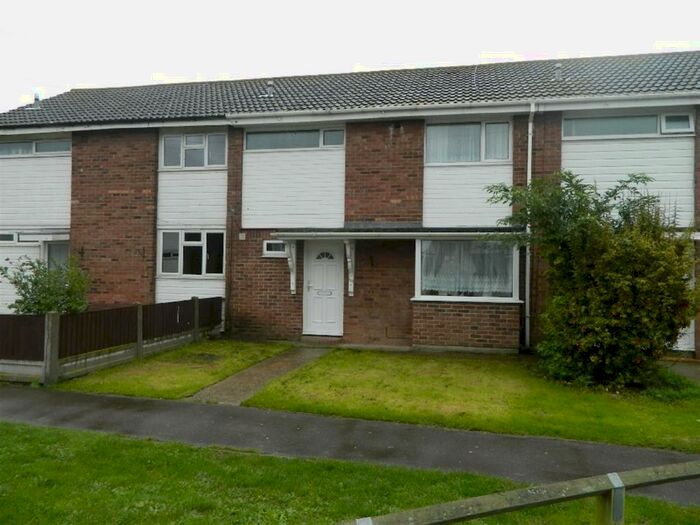 3 Bedroom House To Rent In Third Walk, Canvey Island, SS8