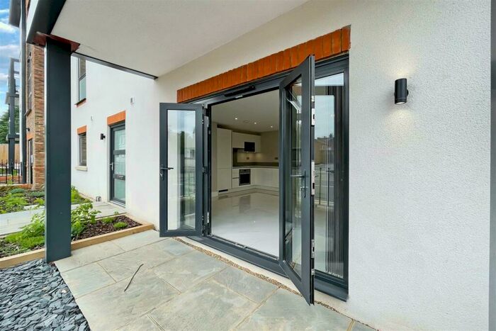 1 Bedroom Flat To Rent In Gordon Road, High Wycombe, HP13