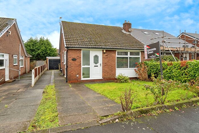2 Bedroom Bungalow For Sale In South Drive, Bolton, Greater Manchester, BL2