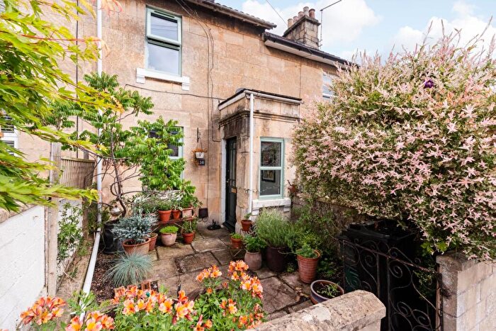 3 Bedroom Terraced House For Sale In Hampton View, Bath, BA1