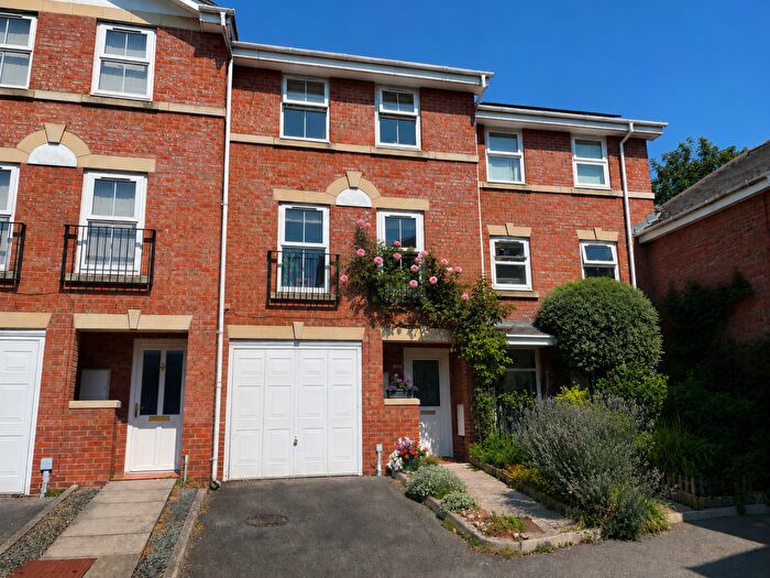 4 Bedroom Town House For Sale In Maidstone, ME14