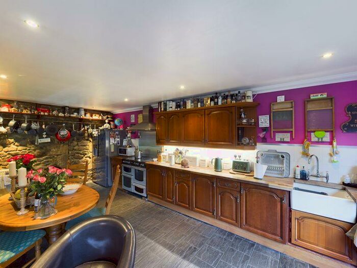 3 Bedroom End Of Terrace House For Sale In Lesmahagow Road, Boghead