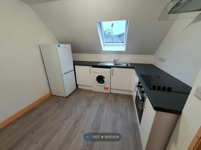 2 Bedroom Flat To Rent In Anglesea Road, Southampton, SO15