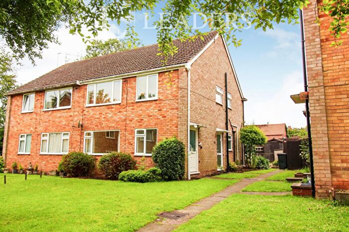 2 Bedroom Maisonette To Rent In Denton Close, Kenilworth, CV8