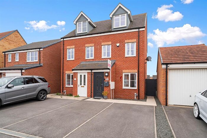 3 Bedroom Semi-detached House For Sale In Vickers Lane, Hartlepool, TS25