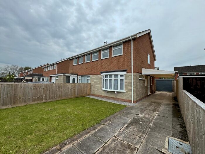 3 Bedroom House To Rent In Goss Drive, Street, BA16