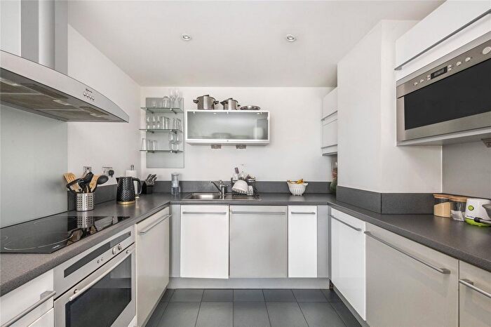 2 Bedroom Flat For Sale In Orion Point, Crews Street, E14
