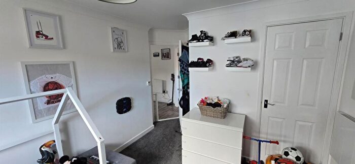 2 Bedroom Flat For Sale In St. James Road, Fleet, GU51