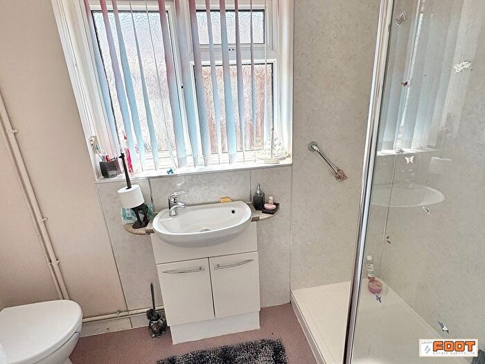 2 Bedroom Detached Bungalow For Sale In Denhill Close, Hayling Island, PO11