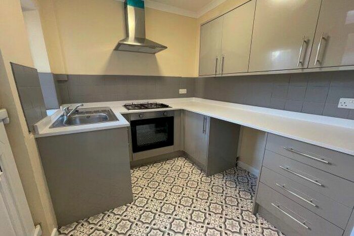 2 Bedroom Property To Rent In Hugh Street, Castleford, WF10