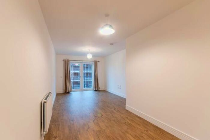 2 Bedroom Flat To Rent In Ocean Drive, Edinburgh, EH6