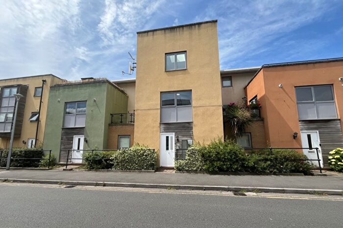 2 Bedroom Flat To Rent In Merchant Square, Portishead, Bristol, BS20