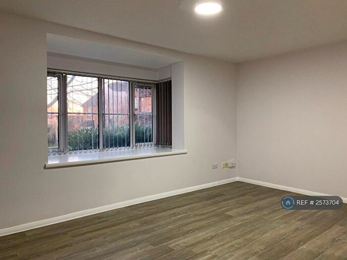 Studio To Rent In Snowdon Drive, London, NW9
