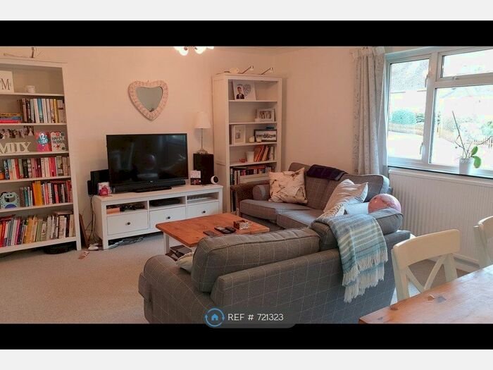 2 Bedroom Flat To Rent In Kings Worthy, Winchester, SO23