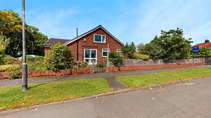 2 Bedroom Detached Bungalow For Sale In Longwood Close, Rainford, WA11