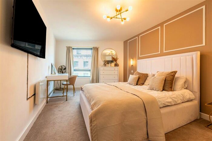 1 Bedroom Apartment To Rent In Royal Crescent Apartments, Royal Crescent Road, Southampton, SO14
