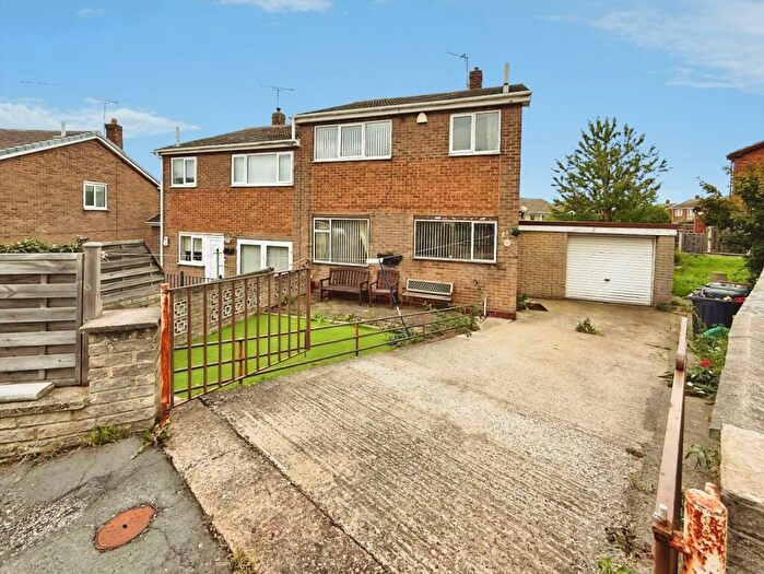 3 Bedroom Semi Detached House For Sale In Greenfinch Close, Brinsworth, Rotherham, South Yorkshire, S60