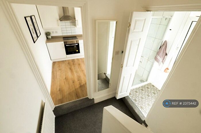 2 Bedroom Flat To Rent In Stanley Court, Newport, NP20