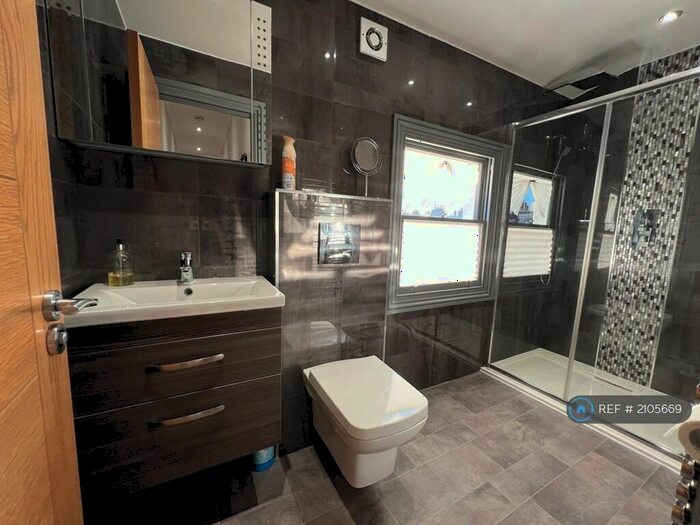 1 Bedroom Flat To Rent In Finborough Road, London, SW10