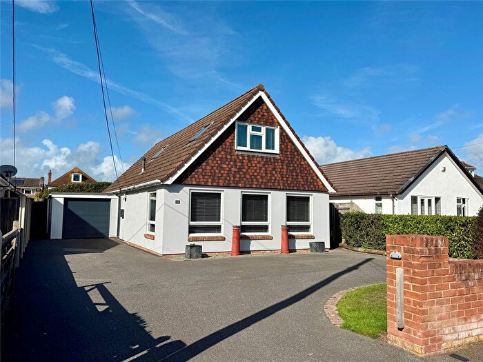 3 Bedroom Bungalow For Sale In Avenue Road, Walkford, Dorset, BH23