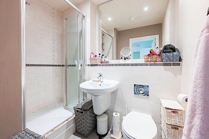 2 Bedroom Flat For Sale In Newham Way, London, , Beckton, London, E6