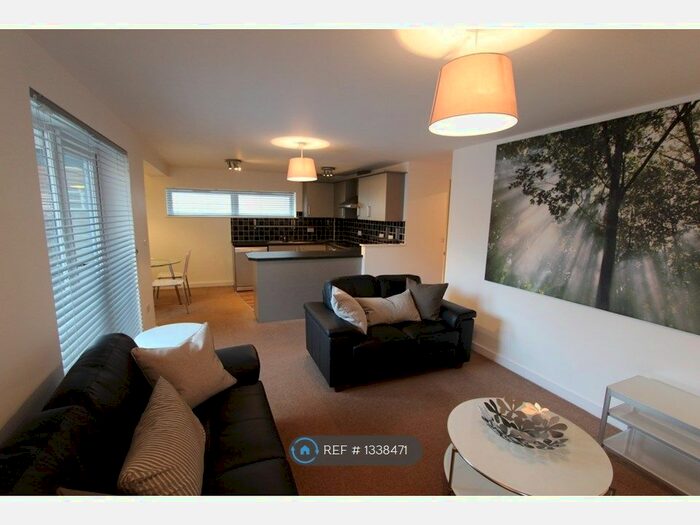 2 Bedroom Flat To Rent In Hulme High Street, Manchester, M15
